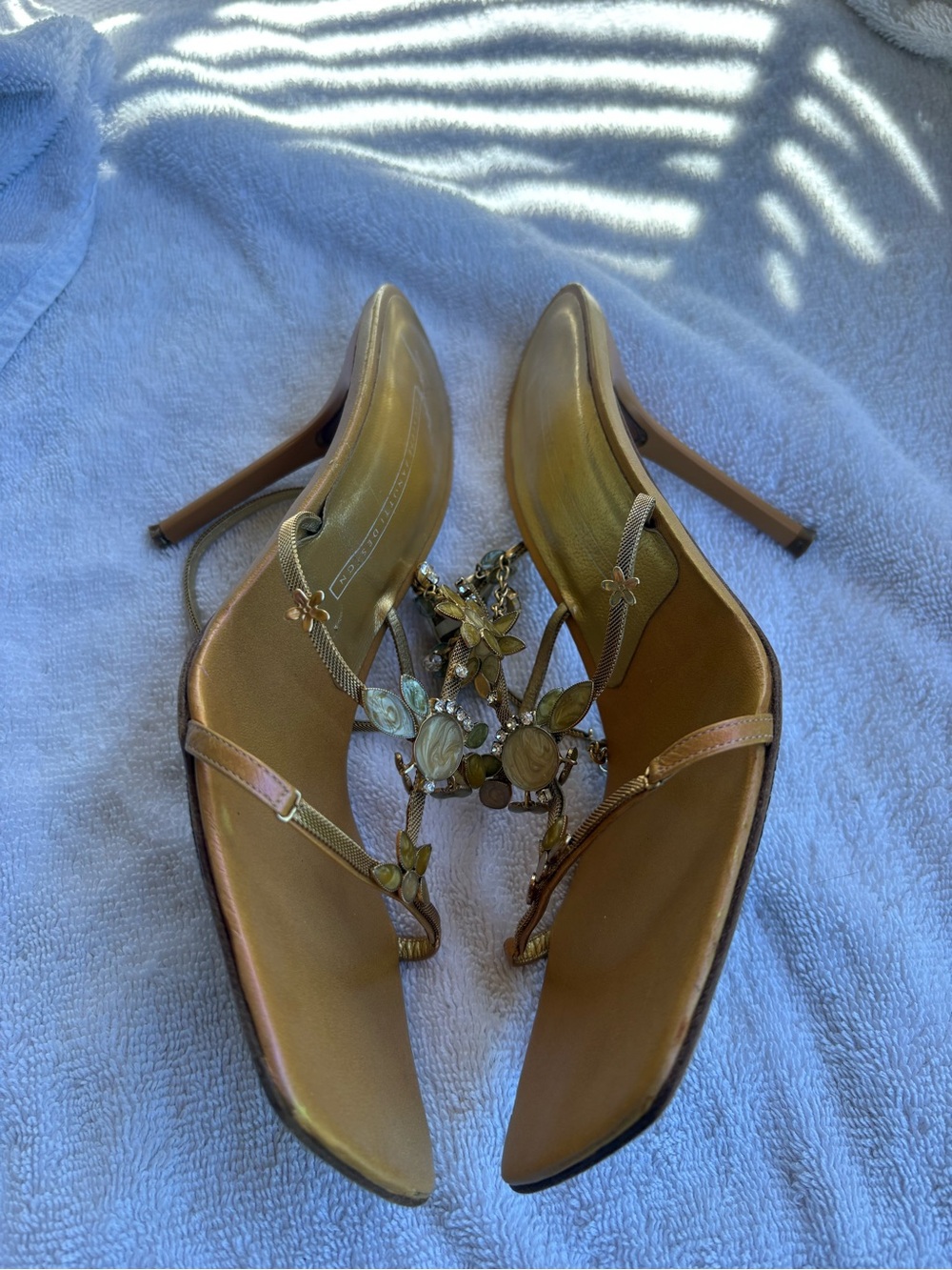 Giuseppe Zanotti Embellished
Rhinestone Flower Sandal - Picture 8 of 10